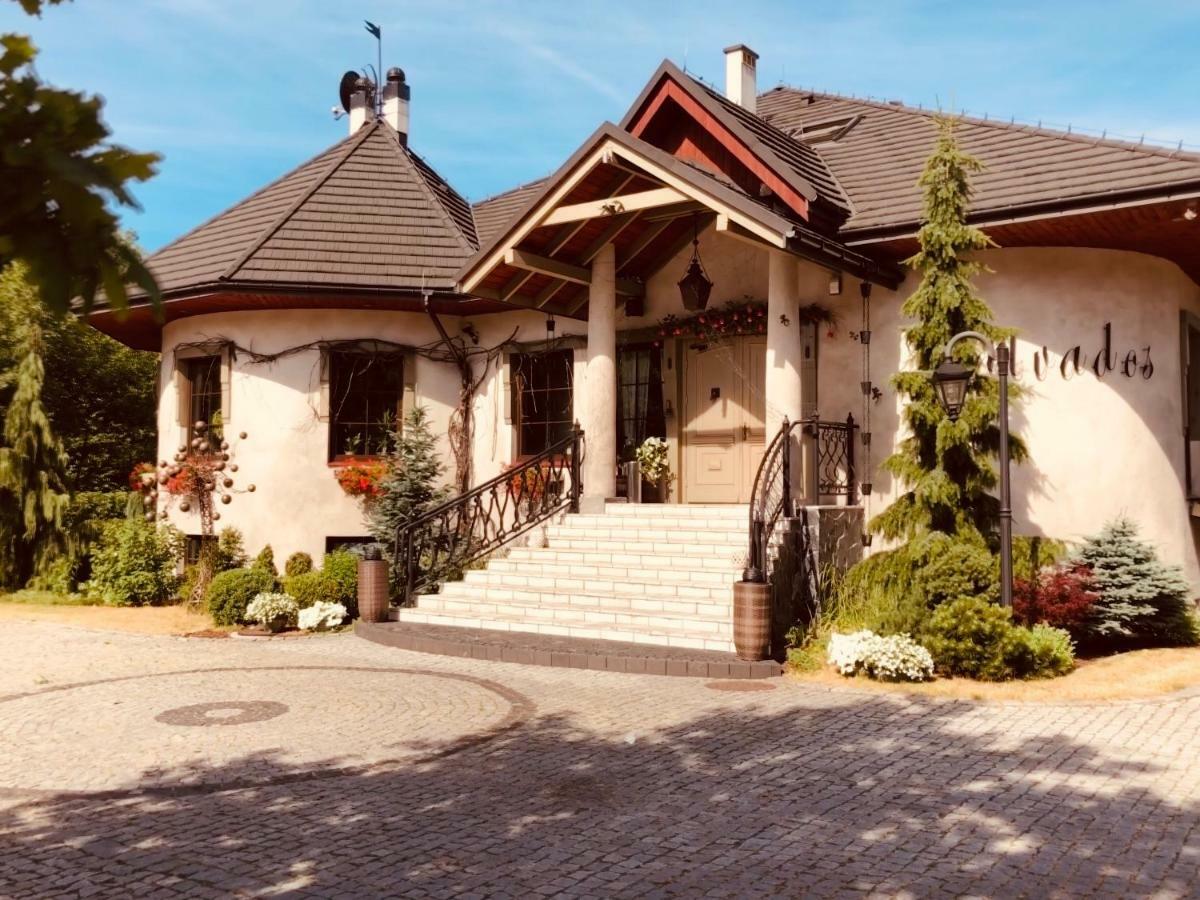 Calvados Hotell Ruda Slaska Exteriör bild